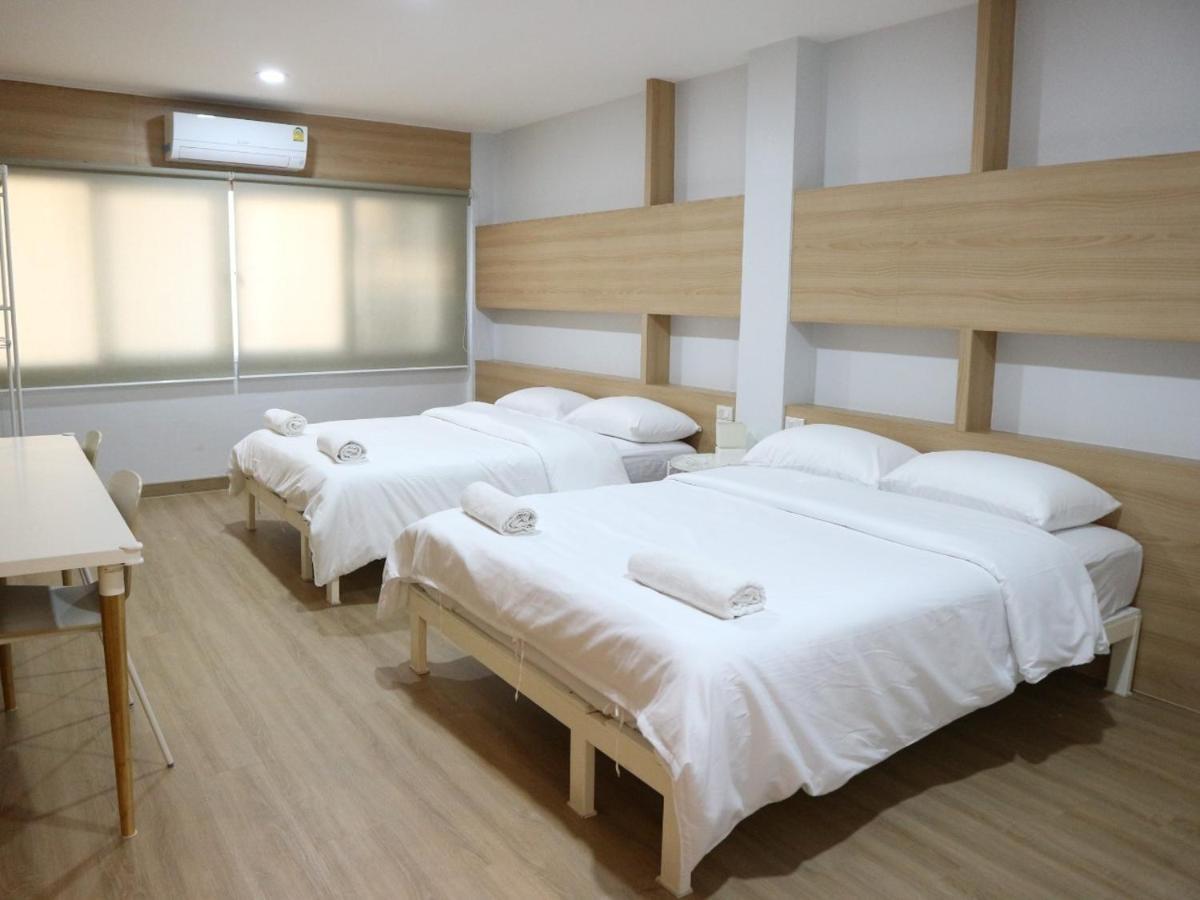 Boon Street Hostel Bangkok Dış mekan fotoğraf