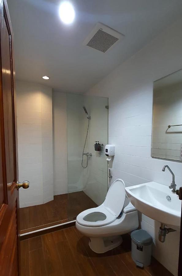 Boon Street Hostel Bangkok Dış mekan fotoğraf