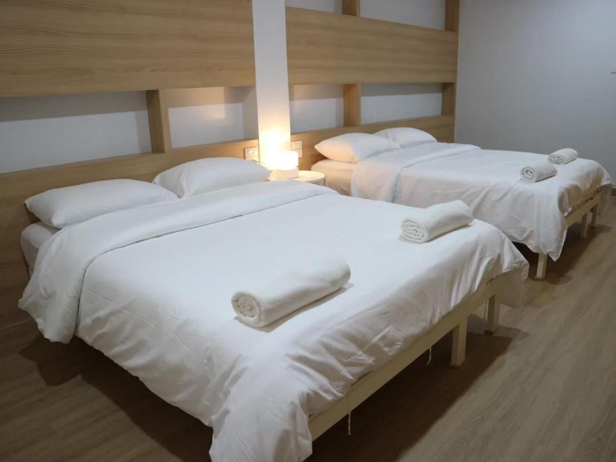 Boon Street Hostel Bangkok Dış mekan fotoğraf