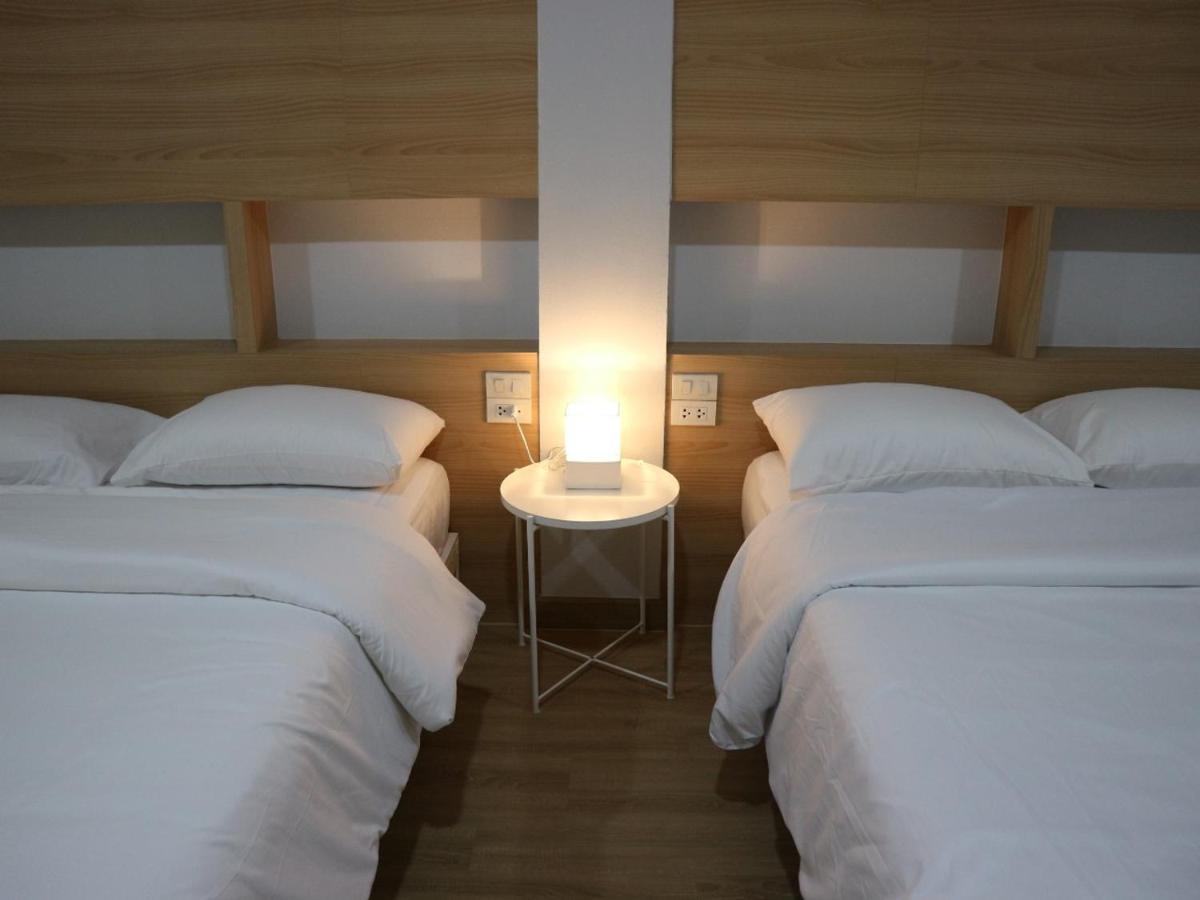 Boon Street Hostel Bangkok Dış mekan fotoğraf