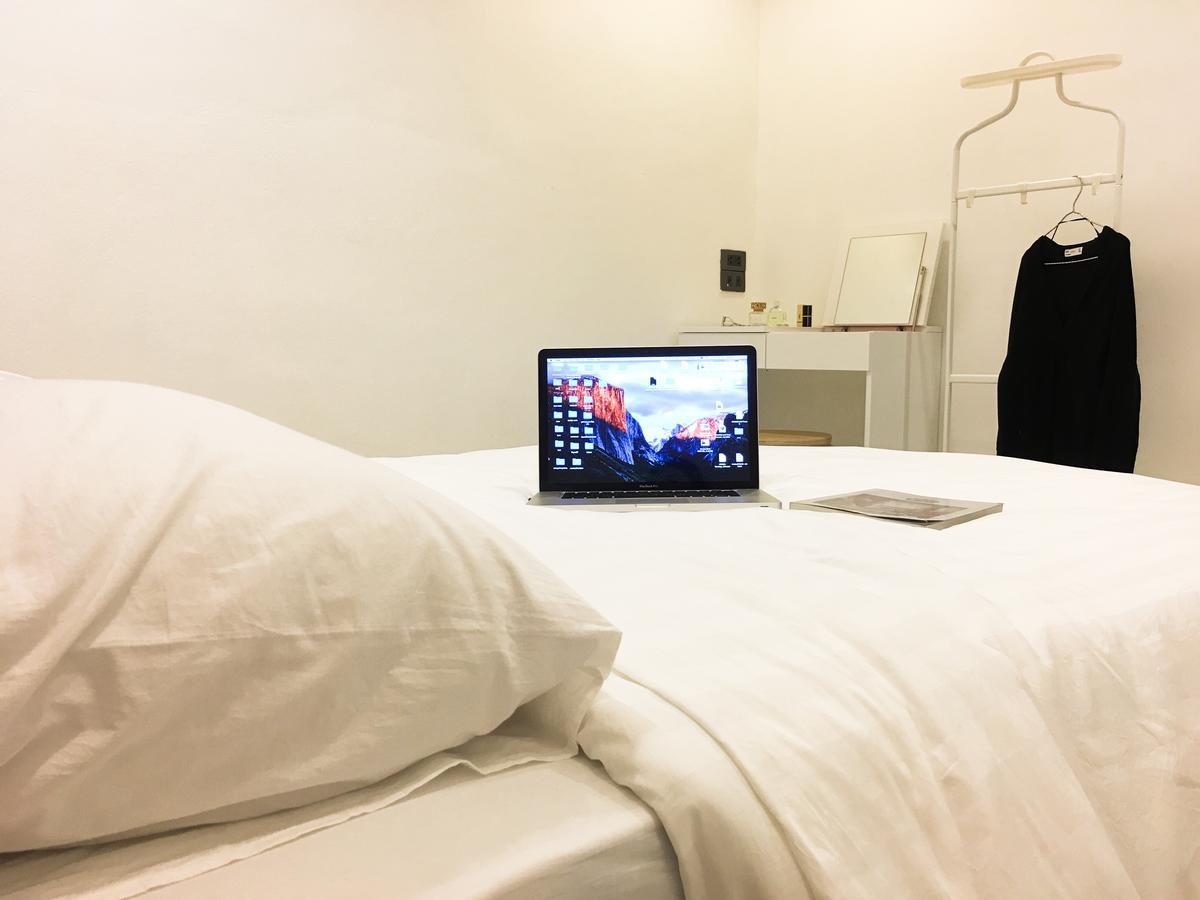 Boon Street Hostel Bangkok Dış mekan fotoğraf