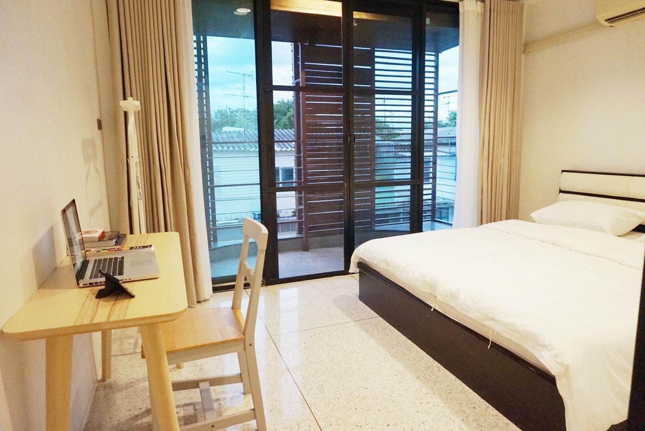 Boon Street Hostel Bangkok Dış mekan fotoğraf