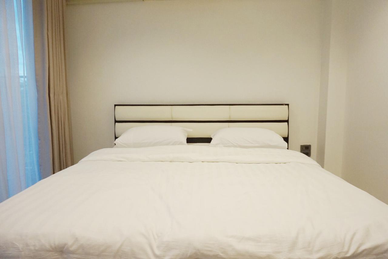 Boon Street Hostel Bangkok Dış mekan fotoğraf